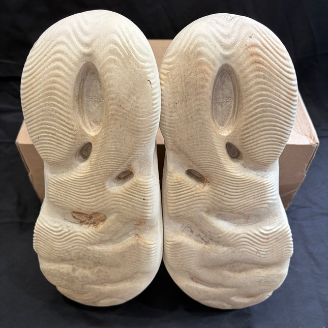 adidas Yeezy Foam RNNR Sand
