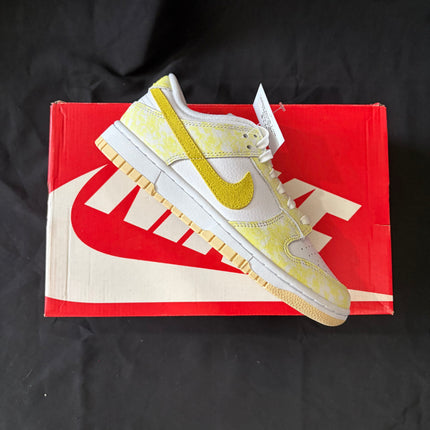 Nike Dunk Low Yellow Strike – WiscKicks
